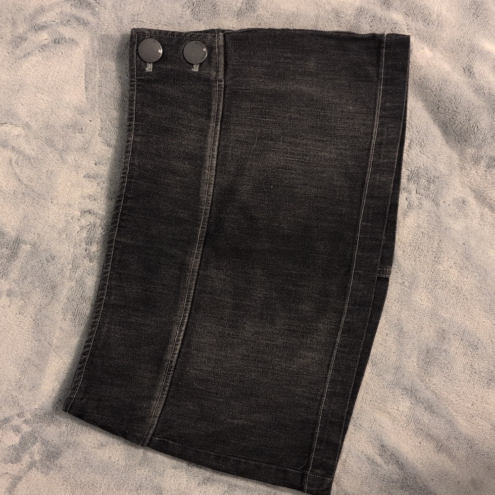 Y2K DKNY Hip Hugging Mini Skirt. Sz 7